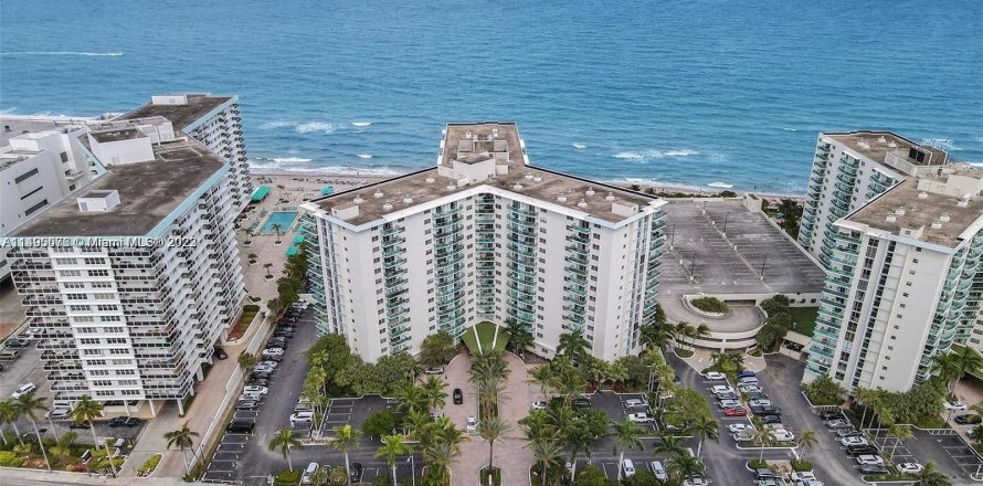 Condominio en Hollywood, Florida, 1 dormitorio  № 855854