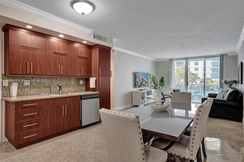 Condominio en venta en Hollywood, Florida, 1 dormitorio, 81.2 m2 № 855854 - foto 4