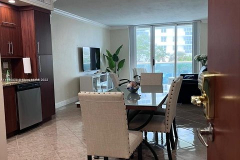 Condominio en venta en Hollywood, Florida, 1 dormitorio, 81.2 m2 № 855854 - foto 5