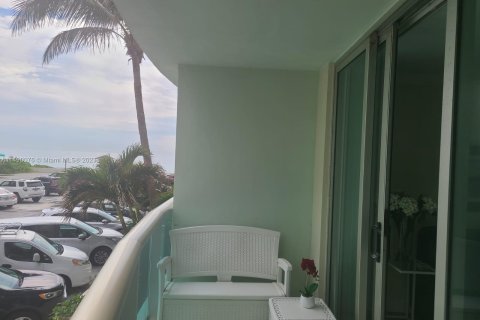 Condominio en venta en Hollywood, Florida, 1 dormitorio, 81.2 m2 № 855854 - foto 27