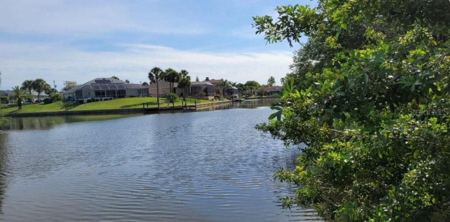 Terrain à Palm Coast, Floride № 1295885