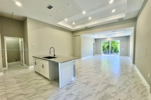 Villa ou maison à vendre à Lehigh Acres, Floride: 4 chambres, 157.93 m2 № 1173851 - photo 8
