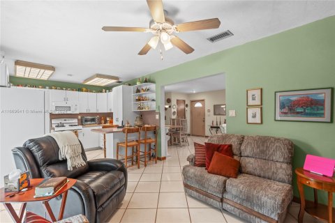 Casa en venta en Miami, Florida, 3 dormitorios, 122.91 m2 № 1388320 - foto 28