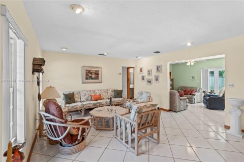 Casa en venta en Miami, Florida, 3 dormitorios, 122.91 m2 № 1388320 - foto 17