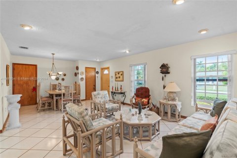 Casa en venta en Miami, Florida, 3 dormitorios, 122.91 m2 № 1388320 - foto 19