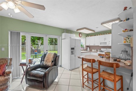 Casa en venta en Miami, Florida, 3 dormitorios, 122.91 m2 № 1388320 - foto 29