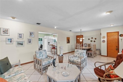 Casa en venta en Miami, Florida, 3 dormitorios, 122.91 m2 № 1388320 - foto 18