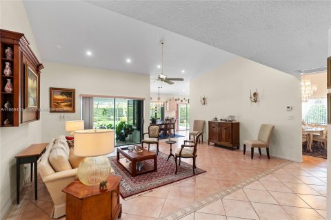 Villa ou maison à vendre à Miami, Floride: 4 chambres, 193.14 m2 № 1388156 - photo 16