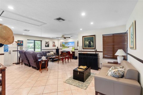 Villa ou maison à vendre à Miami, Floride: 4 chambres, 193.14 m2 № 1388156 - photo 20