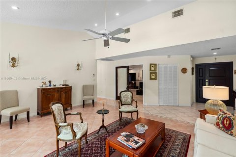 Villa ou maison à vendre à Miami, Floride: 4 chambres, 193.14 m2 № 1388156 - photo 19