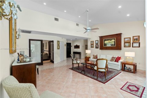 Villa ou maison à vendre à Miami, Floride: 4 chambres, 193.14 m2 № 1388156 - photo 18