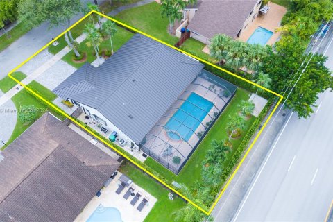 Villa ou maison à vendre à Miami, Floride: 4 chambres, 193.14 m2 № 1388156 - photo 13