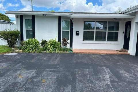 Casa en venta en Sunrise, Florida, 4 dormitorios, 135.64 m2 № 1388315 - foto 1