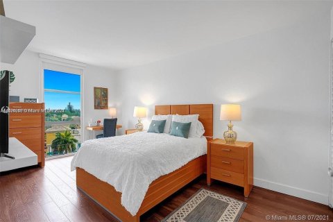 Condominio en venta en North Miami, Florida, 1 dormitorio, 68.75 m2 № 980814 - foto 4