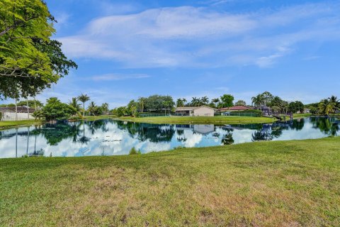 Casa en venta en Coral Springs, Florida, 4 dormitorios, 190.17 m2 № 1155640 - foto 8