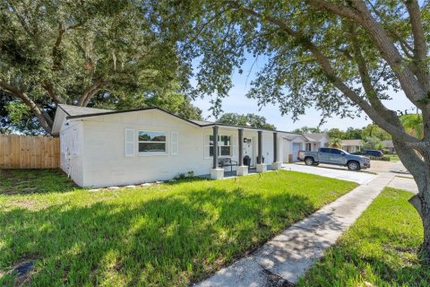 Villa ou maison à vendre à New Port Richey, Floride: 2 chambres, 91.42 m2 № 1389246 - photo 1