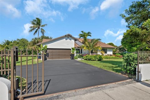 Villa ou maison à vendre à Palmetto Bay, Floride: 4 chambres, 234.58 m2 № 956206 - photo 10