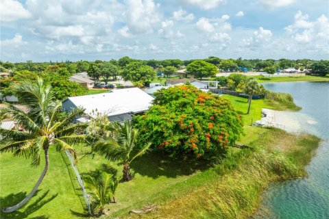 Villa ou maison à vendre à Miami, Floride: 4 chambres, 181.44 m2 № 1305856 - photo 6