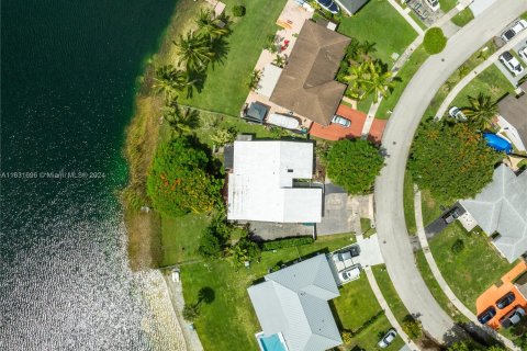 Casa en venta en Miami, Florida, 4 dormitorios, 181.44 m2 № 1305856 - foto 8