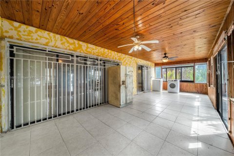 Villa ou maison à vendre à Miami, Floride: 4 chambres, 181.44 m2 № 1305856 - photo 25