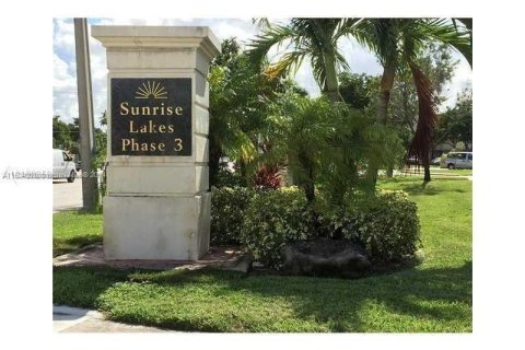 Copropriété à vendre à Sunrise, Floride: 2 chambres, 78.97 m2 № 981357 - photo 26