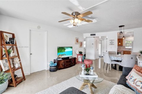 Copropriété à vendre à Sunrise, Floride: 2 chambres, 78.97 m2 № 981357 - photo 10