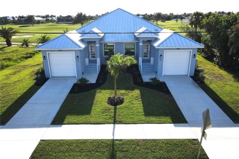 Villa ou maison à vendre à Punta Gorda, Floride: 3 chambres, 115.57 m2 № 1341315 - photo 2