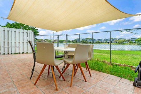 Condominio en venta en Miami, Florida, 4 dormitorios, 165.55 m2 № 1355093 - foto 15