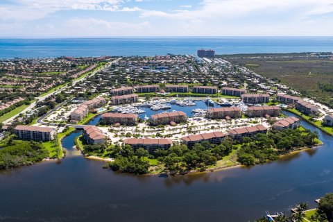 Copropriété à vendre à Jupiter, Floride: 2 chambres, 128.67 m2 № 1097587 - photo 1