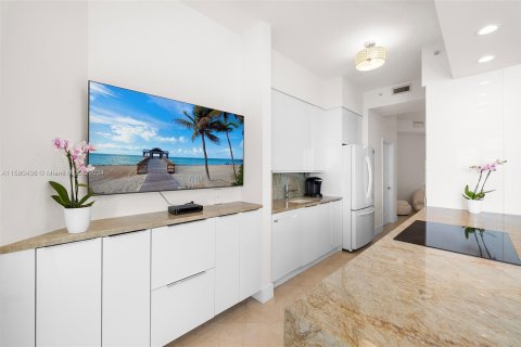 Condo in Miami Beach, Florida, 2 bedrooms  № 1161182 - photo 9