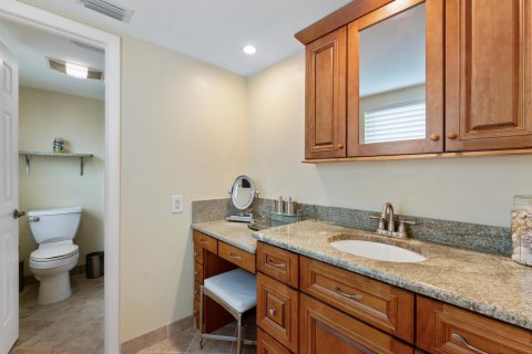 Condo in Stuart, Florida, 2 bedrooms  № 970389 - photo 29