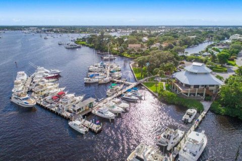 Condo in Stuart, Florida, 2 bedrooms  № 970389 - photo 2