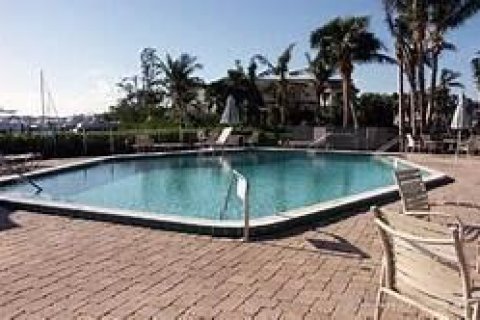 Condominio en venta en Stuart, Florida, 2 dormitorios, 120.77 m2 № 970389 - foto 3