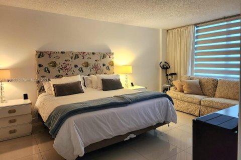 Condo in Hollywood, Florida, 1 bedroom  № 1294094 - photo 9