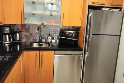 Condo in Hollywood, Florida, 1 bedroom  № 1294094 - photo 12