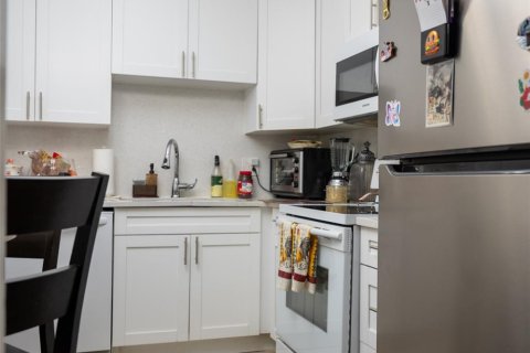 Condo in Lauderhill, Florida, 2 bedrooms  № 1186983 - photo 17