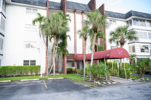 Condominio en venta en Lauderhill, Florida, 2 dormitorios, 106.84 m2 № 1186983 - foto 15