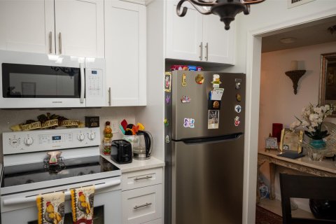 Condo in Lauderhill, Florida, 2 bedrooms  № 1186983 - photo 16