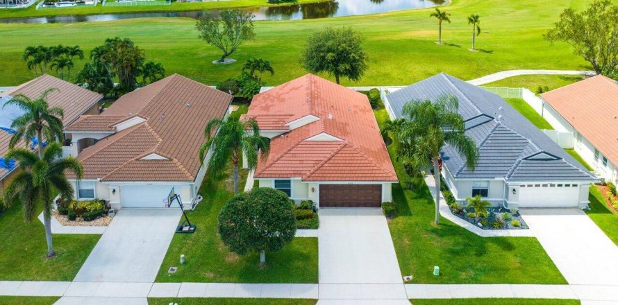 Villa ou maison à Lake Worth, Floride 3 chambres, 174.01 m2 № 1189618