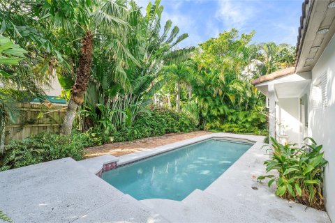 House in Fort Lauderdale, Florida 3 bedrooms, 139.35 sq.m. № 1080707 - photo 2