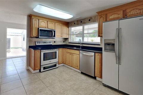 House in Tampa, Florida 3 bedrooms, 144.18 sq.m. № 1307689 - photo 8