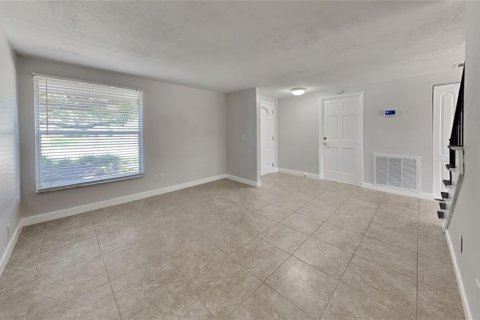 House in Tampa, Florida 3 bedrooms, 144.18 sq.m. № 1307689 - photo 6