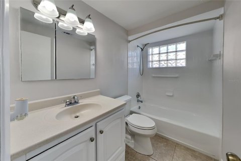 Casa en venta en Tampa, Florida, 3 dormitorios, 144.18 m2 № 1307689 - foto 11