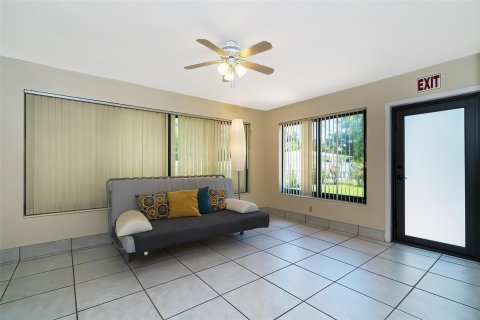 Casa en venta en Hollywood, Florida, 3 dormitorios, 199.37 m2 № 653375 - foto 15