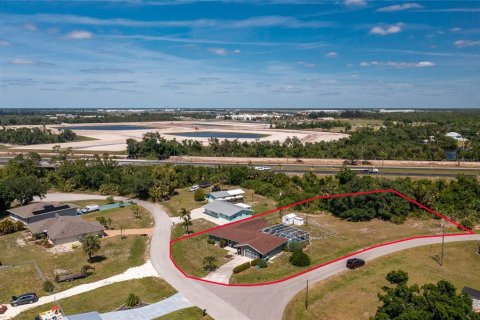 Villa ou maison à vendre à Punta Gorda, Floride: 3 chambres, 153.47 m2 № 1129915 - photo 2