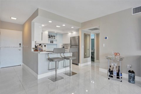 Condominio en venta en Miami, Florida, 1 dormitorio, 79.99 m2 № 1411981 - foto 16