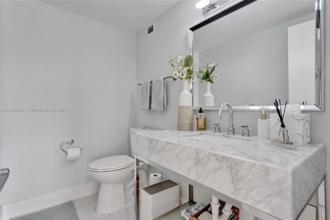 Condominio en venta en Miami, Florida, 1 dormitorio, 79.99 m2 № 1411981 - foto 17