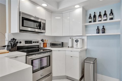 Condominio en venta en Miami, Florida, 1 dormitorio, 79.99 m2 № 1411981 - foto 3