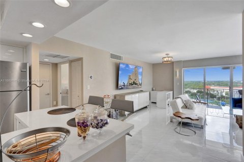 Condominio en venta en Miami, Florida, 1 dormitorio, 79.99 m2 № 1411981 - foto 14