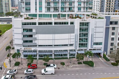 Condo in Fort Lauderdale, Florida, 2 bedrooms  № 984047 - photo 22